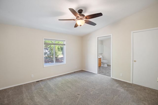5648 Foothill Boulevard 31, Grants Pass, OR 97526