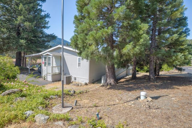 5648 Foothill Boulevard 31, Grants Pass, OR 97526