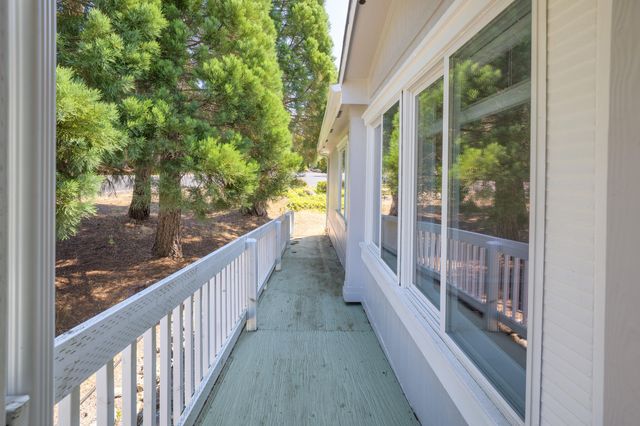 5648 Foothill Boulevard 31, Grants Pass, OR 97526