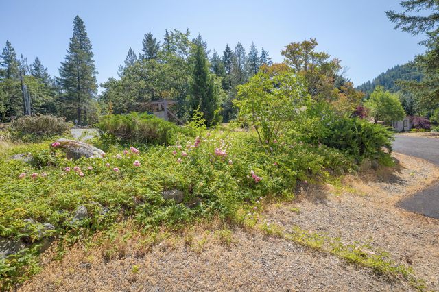 5648 Foothill Boulevard 31, Grants Pass, OR 97526