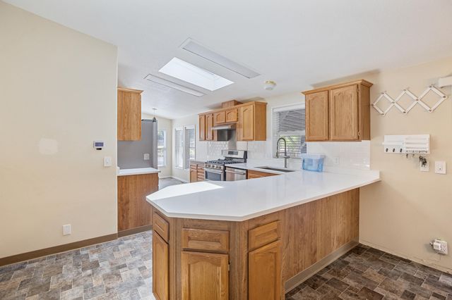 5648 Foothill Boulevard 31, Grants Pass, OR 97526