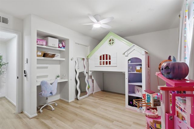 4040 San Felipe Street 102, Houston, TX 77027