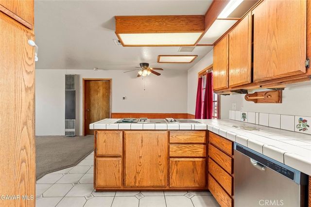 4636 E Avenue H, Lancaster, CA 93535