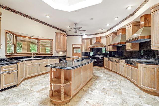 7012 RIO GRANDE Boulevard NW, Los Ranchos, NM 87107