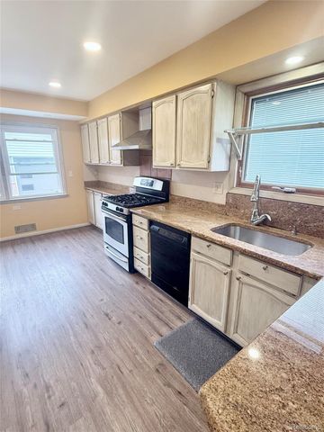 3915 Parkview Drive, Royal Oak, MI 48073