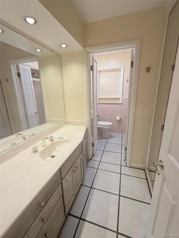 3915 Parkview Drive, Royal Oak, MI 48073