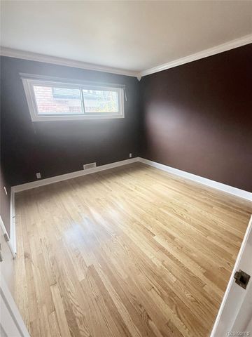 3915 Parkview Drive, Royal Oak, MI 48073