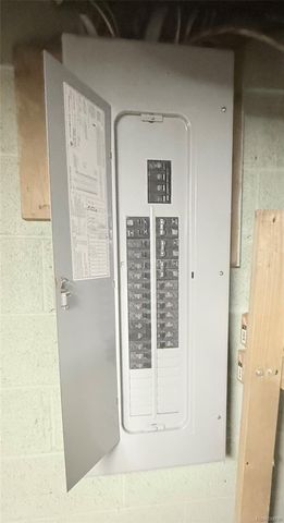 3915 Parkview Drive, Royal Oak, MI 48073