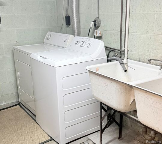 3915 Parkview Drive, Royal Oak, MI 48073