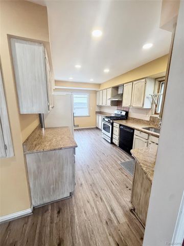 3915 Parkview Drive, Royal Oak, MI 48073