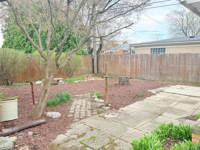 3915 Parkview Drive, Royal Oak, MI 48073