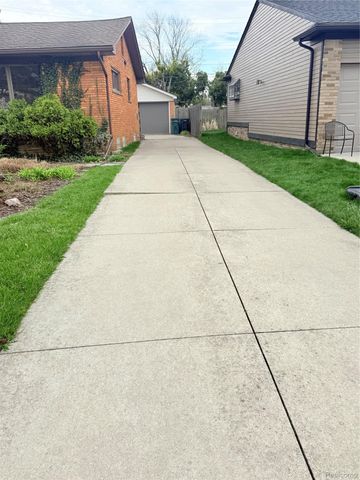 3915 Parkview Drive, Royal Oak, MI 48073