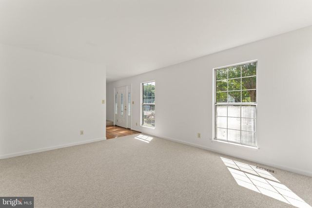 29 WOODS EDGE CT, Stafford, VA 22554