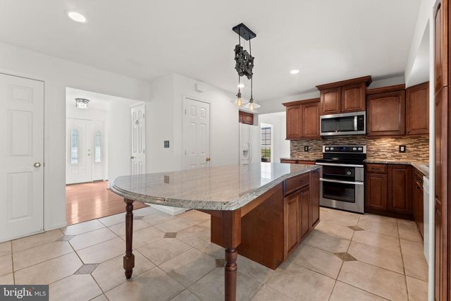 29 WOODS EDGE CT, Stafford, VA 22554