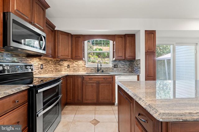 29 WOODS EDGE CT, Stafford, VA 22554