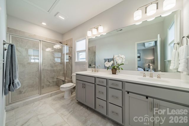 4040 Hidden Oaks Drive, Charlotte, NC 28205