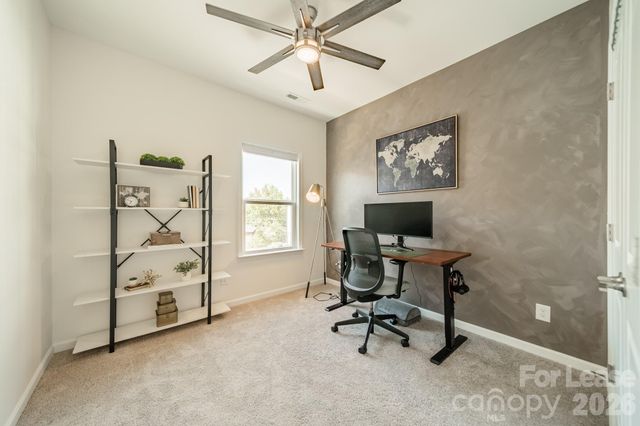 4040 Hidden Oaks Drive, Charlotte, NC 28205