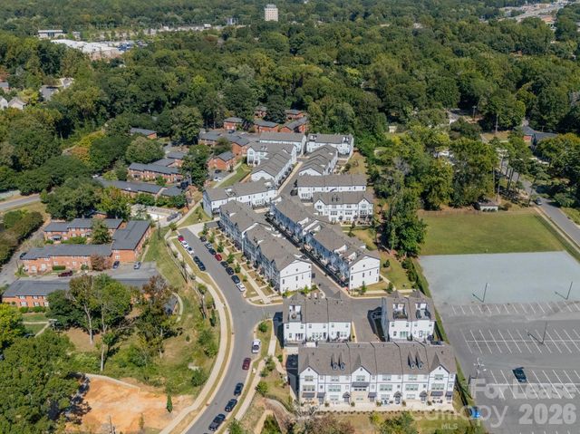4040 Hidden Oaks Drive, Charlotte, NC 28205