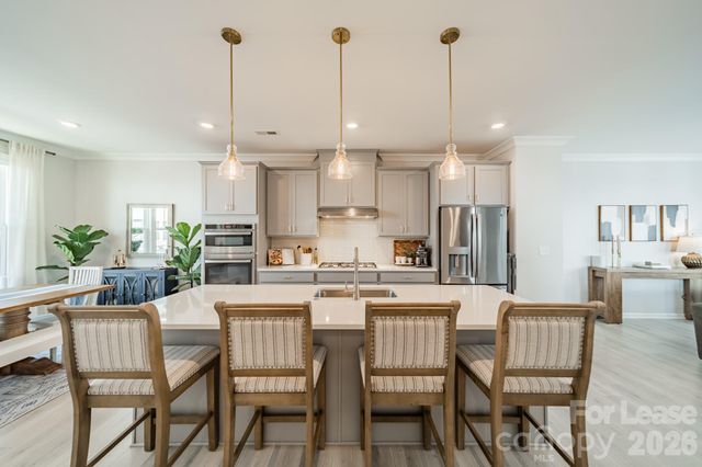 4040 Hidden Oaks Drive, Charlotte, NC 28205