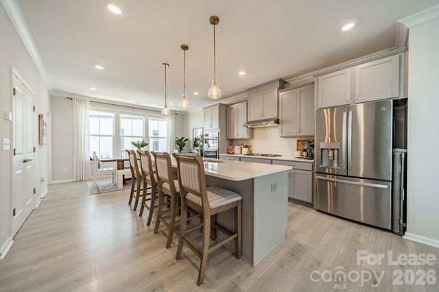 4040 Hidden Oaks Drive, Charlotte, NC 28205