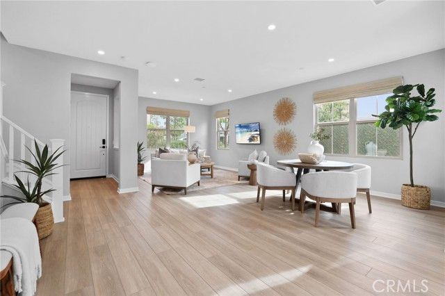 152 Newburry, Irvine, CA 92618