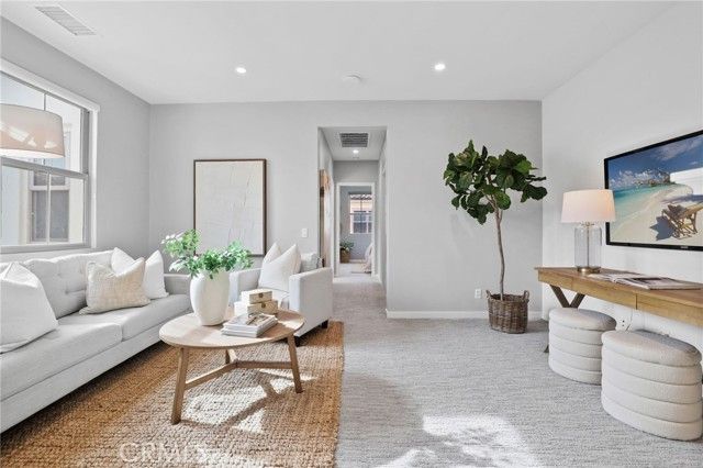 152 Newburry, Irvine, CA 92618