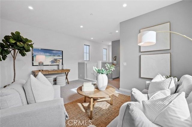 152 Newburry, Irvine, CA 92618