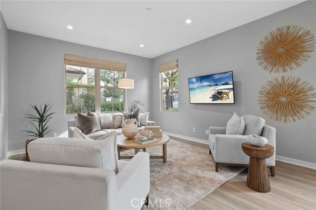 152 Newburry, Irvine, CA 92618