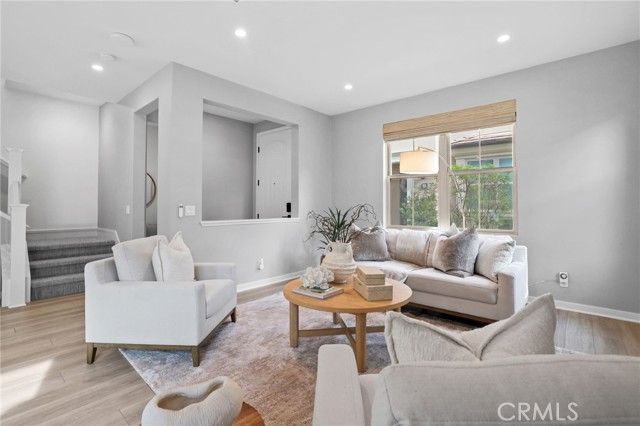 152 Newburry, Irvine, CA 92618