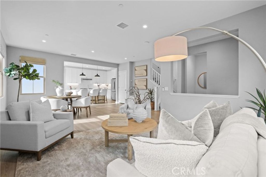 152 Newburry, Irvine, CA 92618