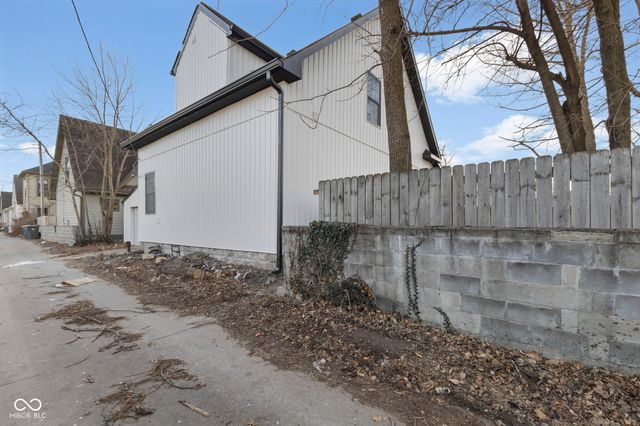 939 Tecumseh Street, Indianapolis, IN 46201