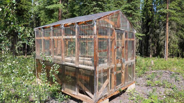 8 E B Street, Tok, AK 99780