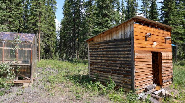 8 E B Street, Tok, AK 99780