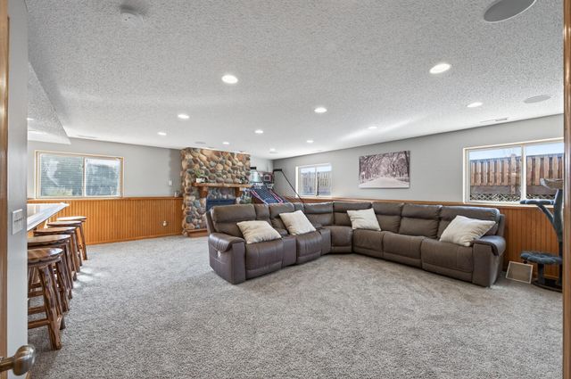 4330 203rd Lane NW, Anoka, MN 55303