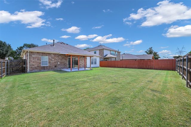 5819 Midnight Lane, Grand Prairie, TX 75052