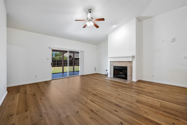 5819 Midnight Lane, Grand Prairie, TX 75052