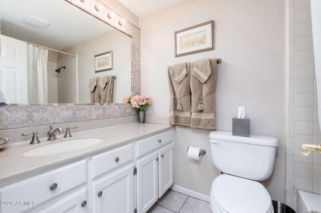 5726 E EVERETT Drive, Scottsdale, AZ 85254