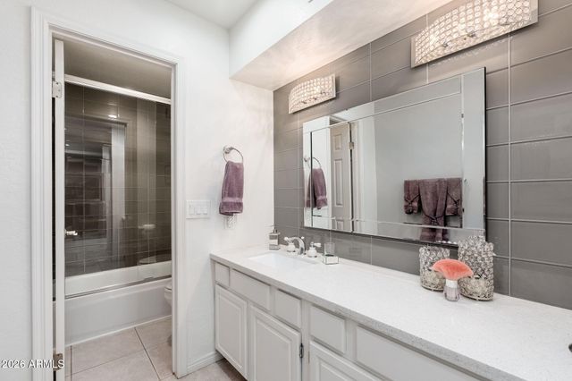 5726 E EVERETT Drive, Scottsdale, AZ 85254