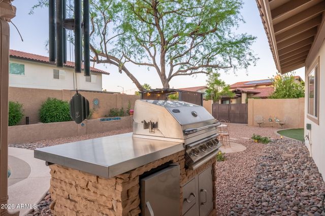 5726 E EVERETT Drive, Scottsdale, AZ 85254