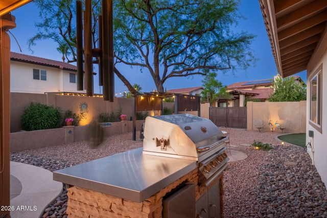 5726 E EVERETT Drive, Scottsdale, AZ 85254