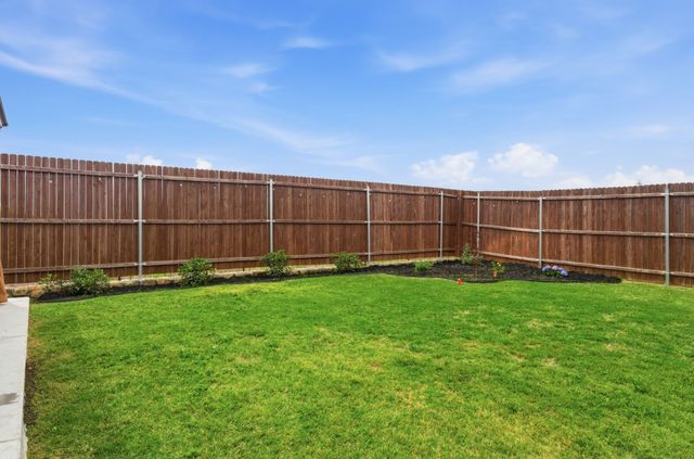 124 Creek End Drive, Princeton, TX 75407