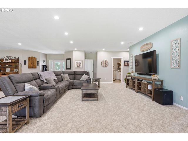26500 S MILK CREEK Cir, Mulino, OR 97042