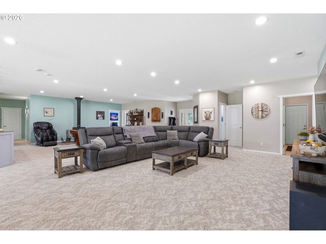 26500 S MILK CREEK Cir, Mulino, OR 97042