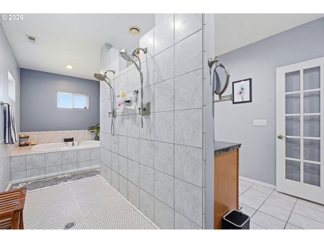 26500 S MILK CREEK Cir, Mulino, OR 97042