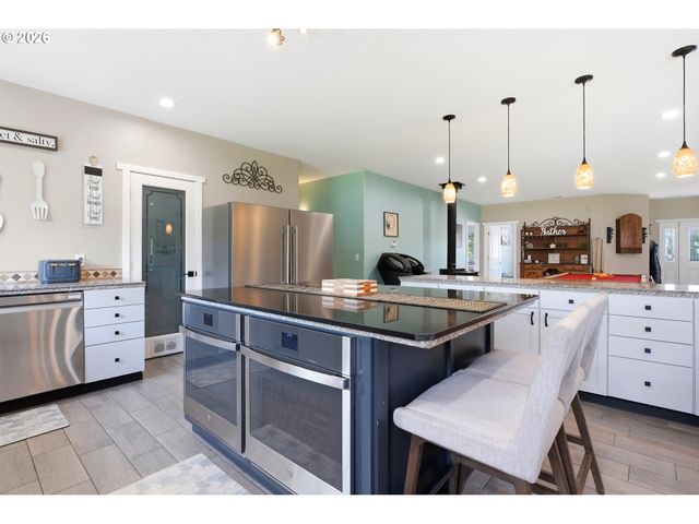 26500 S MILK CREEK Cir, Mulino, OR 97042