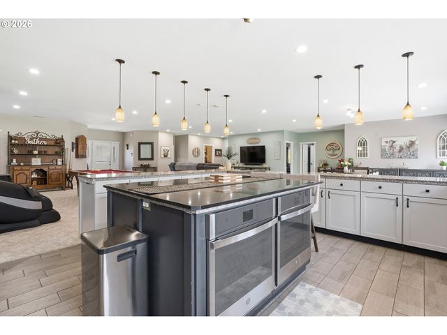 26500 S MILK CREEK Cir, Mulino, OR 97042