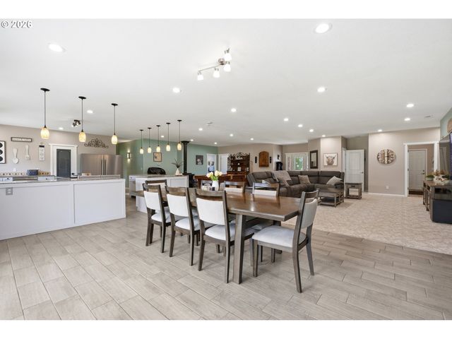 26500 S MILK CREEK Cir, Mulino, OR 97042