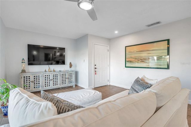 4728 BEACH DRIVE SE A, St Petersburg, FL 33705