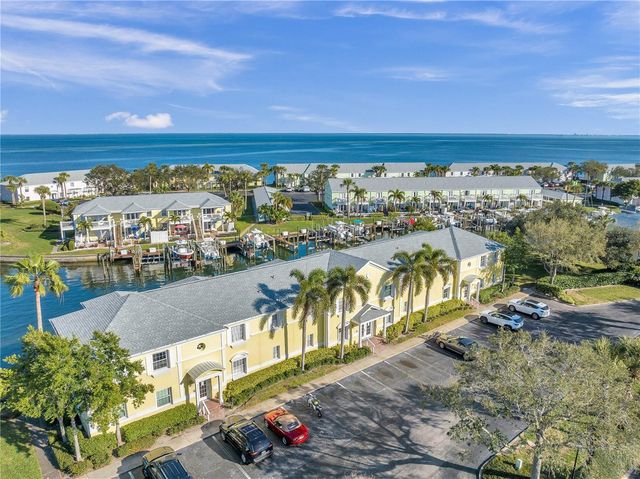 4728 BEACH DRIVE SE A, St Petersburg, FL 33705