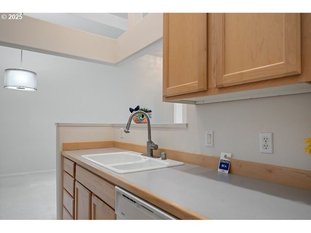 13210 Se 7TH St A4, Vancouver, WA 98683